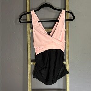 Hilor Crossover Tankini Top – Pink & Black
